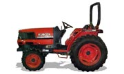L2900 tractor